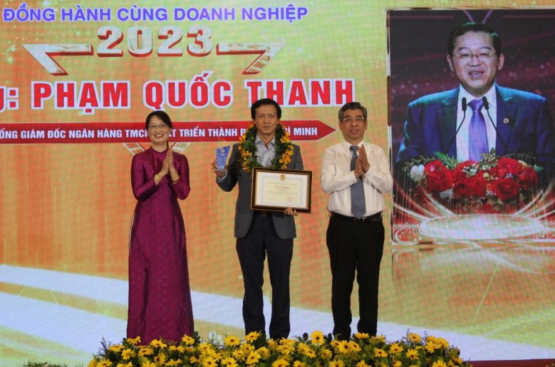 Vinh danh 23 chủ doanh nghiệp đồng hành cùng người lao động